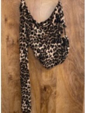 Leopard Print one sleeve - Black and Tan